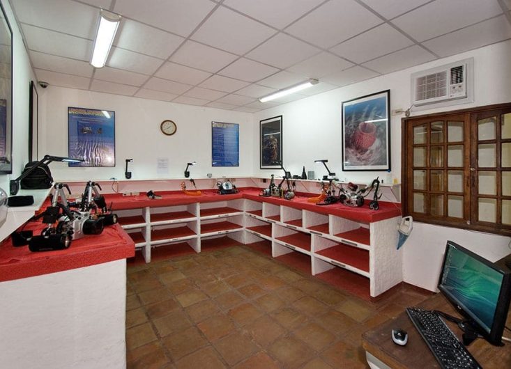 PG-CameraRoom-01